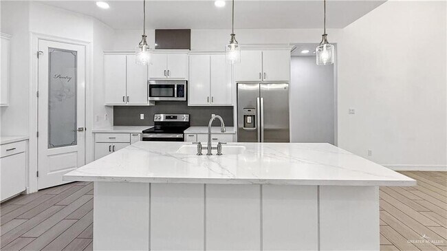 Building Photo - 5106 Sebastian Dr