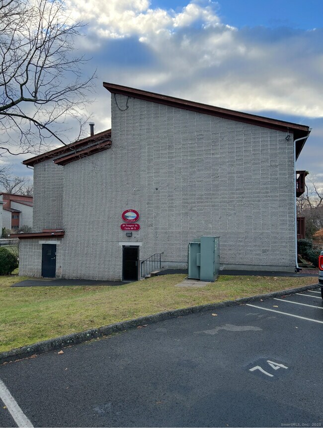 Building Photo - 20 Prospect St