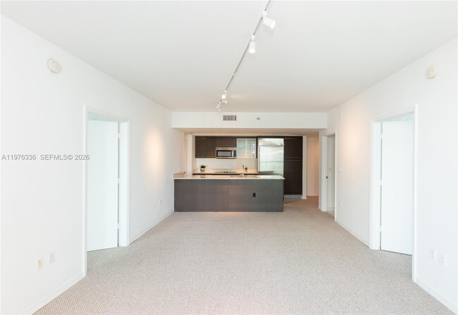 Building Photo - 500 Brickell Ave