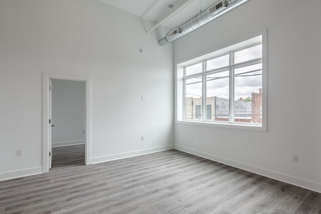 Building Photo - 1705 Jackson St