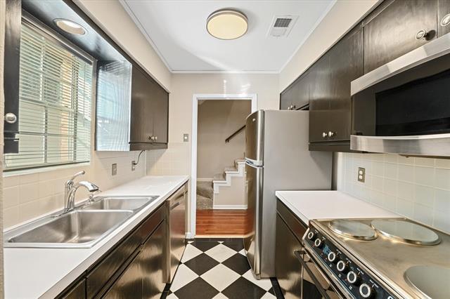 Building Photo - 4409 Travis St