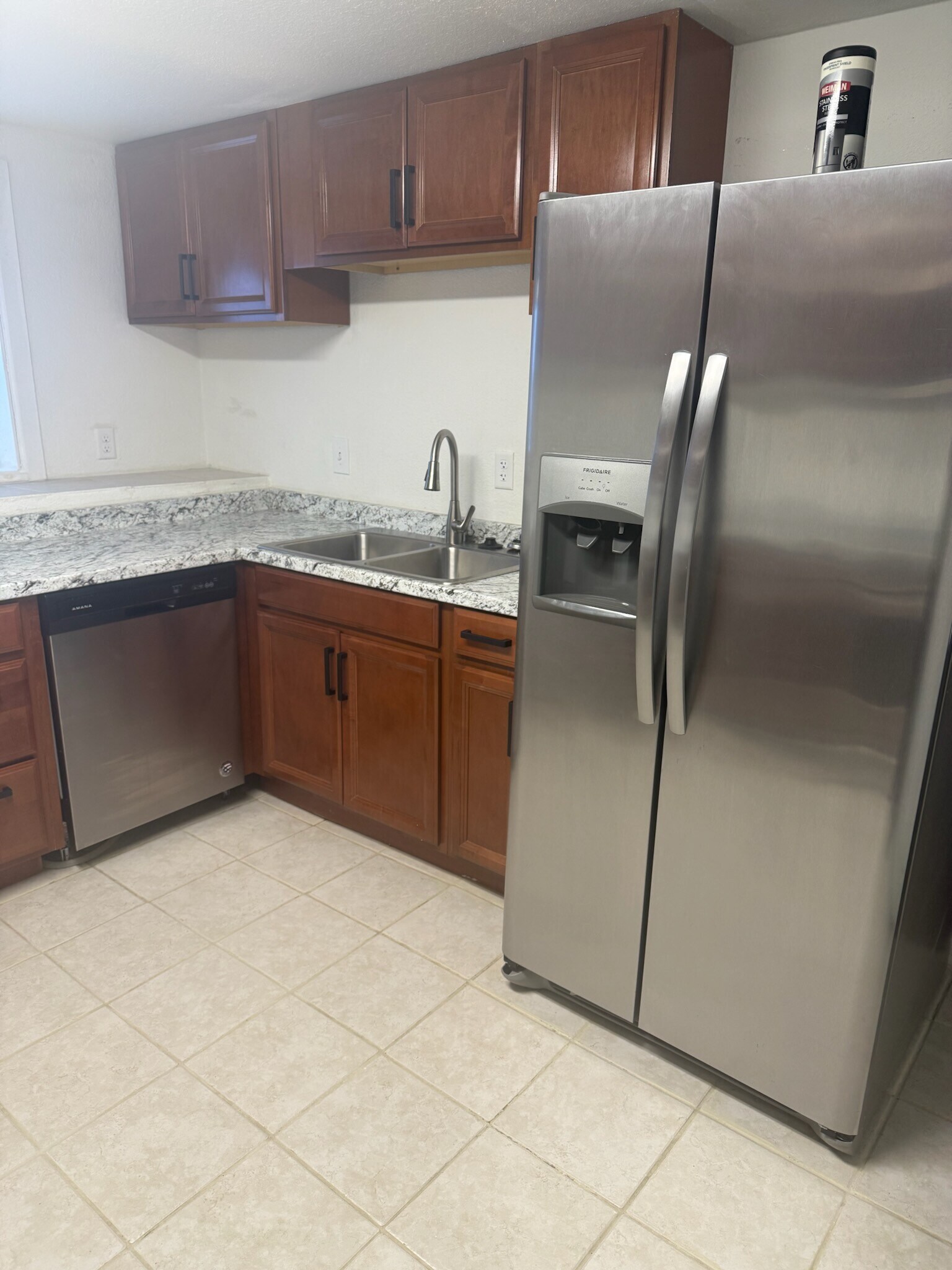 Building Photo - 1404 E 11th Ave