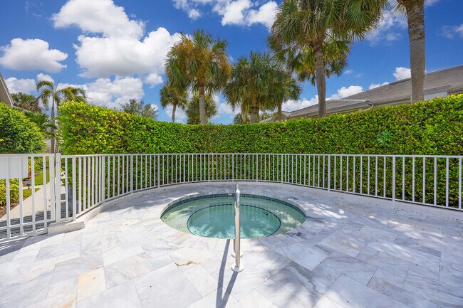 Building Photo - 4251 Lake Forest Dr