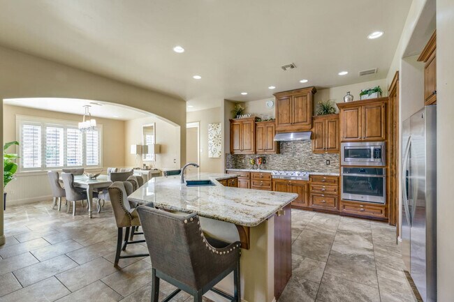 Building Photo - 3940 Duke Dr