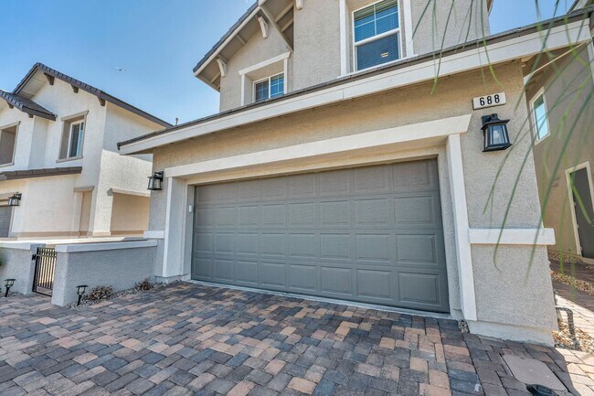 Building Photo - 688 Monroe Hl Pl