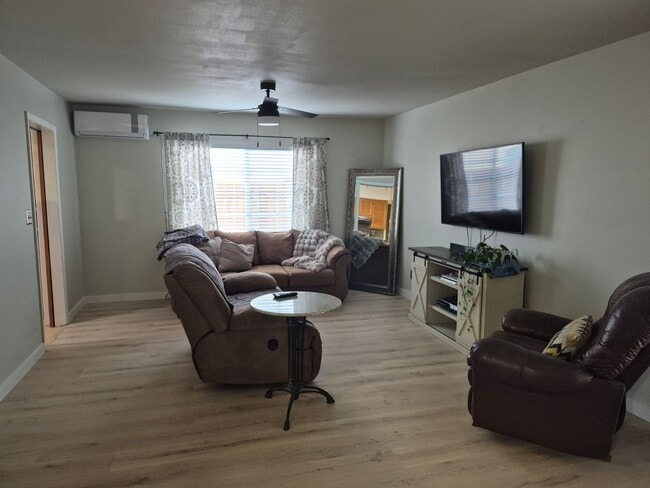 Building Photo - 1516 Lincoln Ave