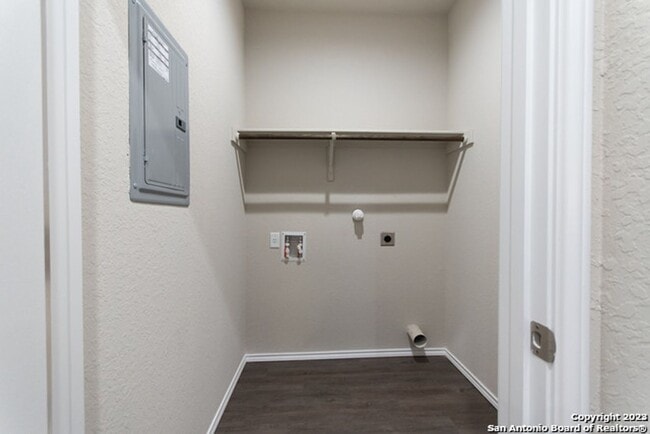 Building Photo - 616 Ashers Pl