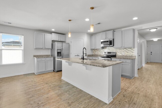 Building Photo - Bright & Spacious 4-Bedroom Home in Savannah’s Godley Park