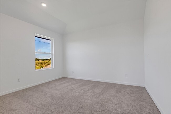 Building Photo - 27318 Sweetwater Bay Dr