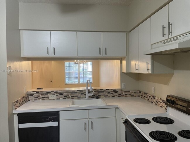 Building Photo - 145 SW 96th Ter