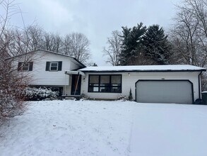 Building Photo - Updated 3-Bed Ranch in Plain Local Schools! Fenced Yard & Jetted Tub