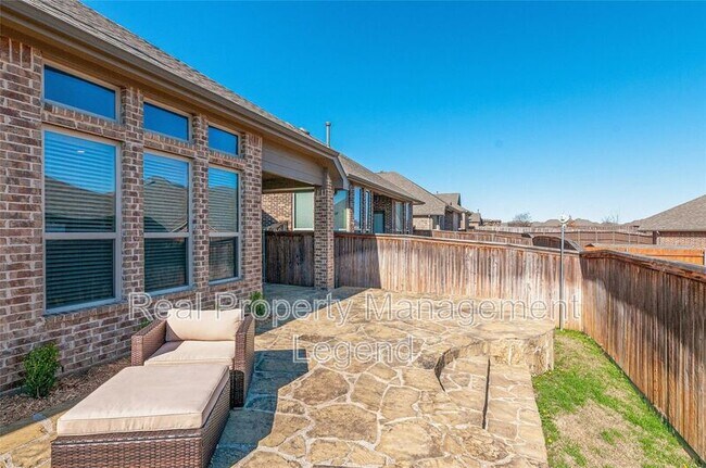 Building Photo - 2826 Exeter Dr