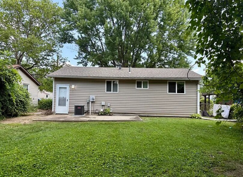 Primary Photo - 3411 Clarkston Ave