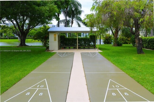 Building Photo - 2209 S Cypress Bend Dr