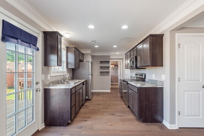 Building Photo - 6964 Holliday Park Ln