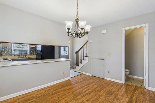 Building Photo - UNCG Area – Chancellors Court Townhomes. W...