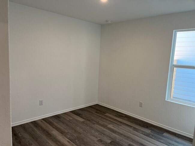 Building Photo - Dream Home in Seguin- 3 Bedroom / 2 Bath -...