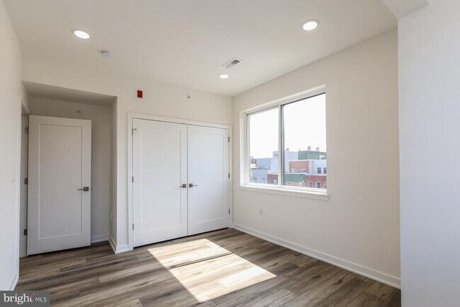 Building Photo - 1431 Brown St