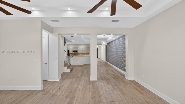 Building Photo - 622 Malaga Ave