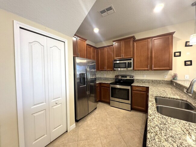 Building Photo - 3308 Rodrick Cir