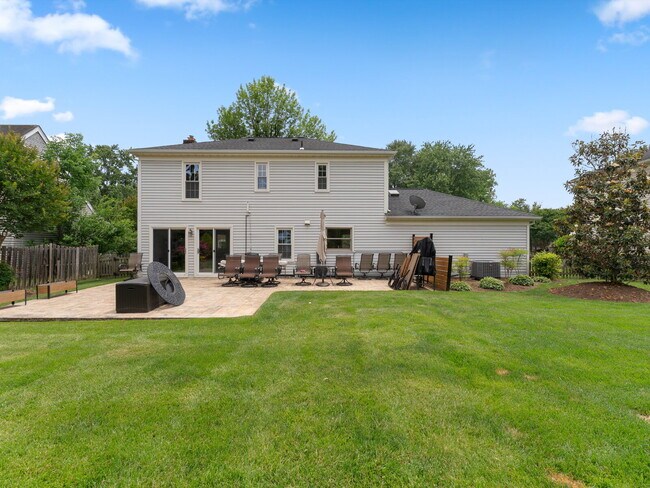Building Photo - Your Dream Home Awaits!