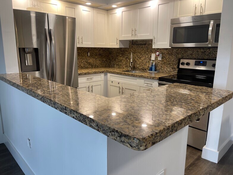 Building Photo - 19055 NW 62nd Ave