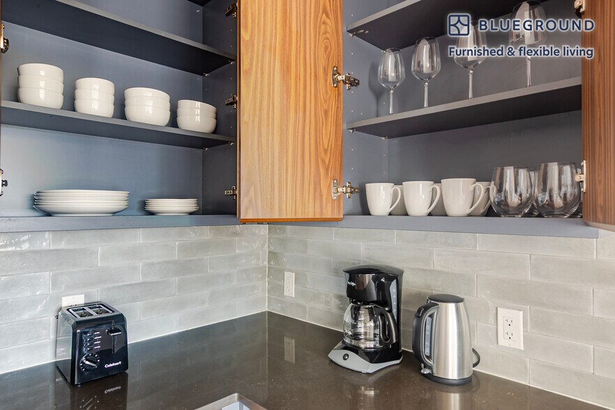 Building Photo - 325 Lafayette Ave