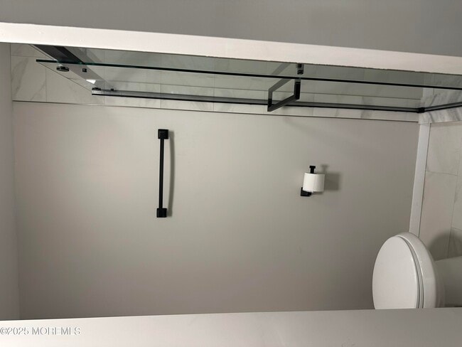 Building Photo - 4B Winthrop Pl