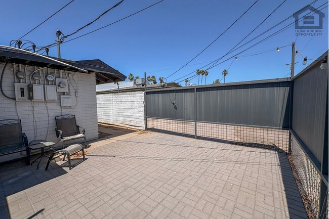 Building Photo - 4711