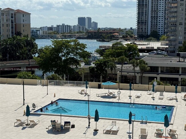 Building Photo - 230 174th St