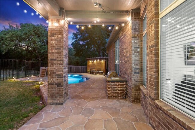 Building Photo - 4304 Valley Oaks Dr