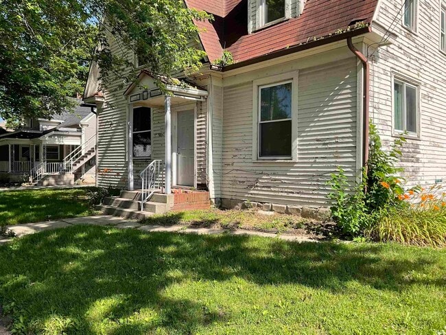 Primary Photo - 1135 Summit St