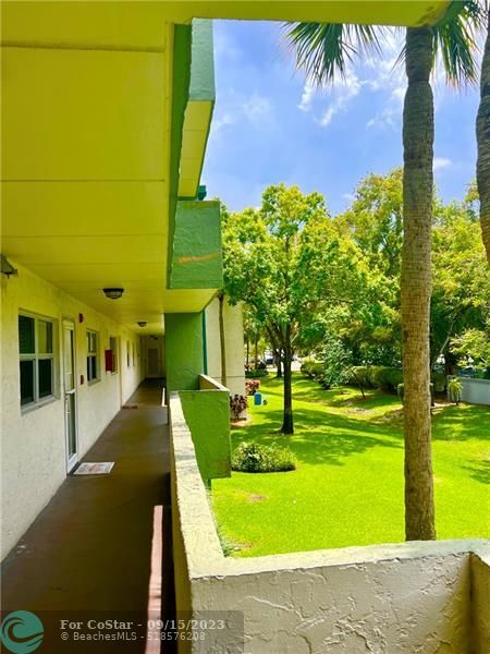 Building Photo - 5155 E Sabal Palm Blvd