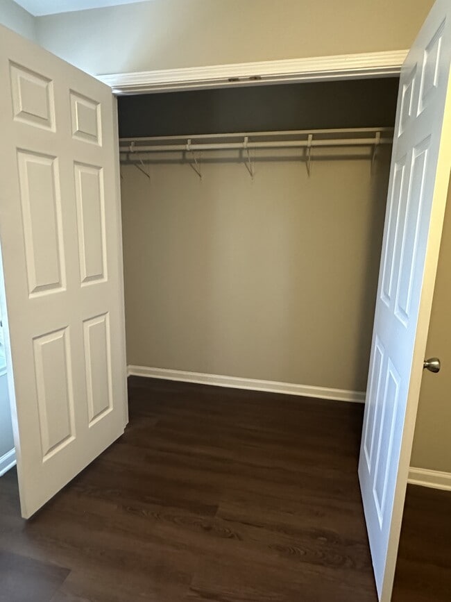 Building Photo - 128 Branch St