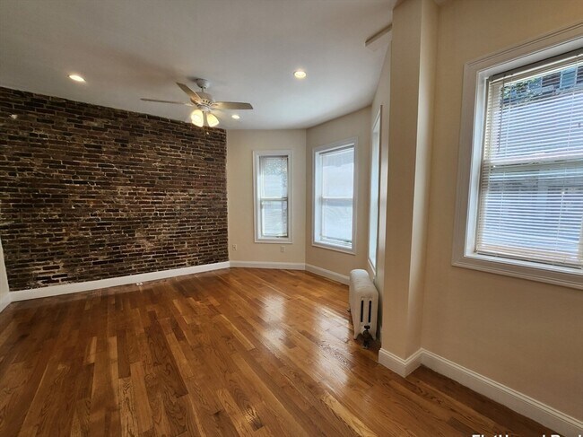 Primary Photo - 25 Queensberry St