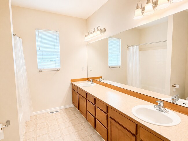 Building Photo - Spacious 4-Bedroom Home with Bonus Room, Trex Deck & Pergola in Prime Maple Valley