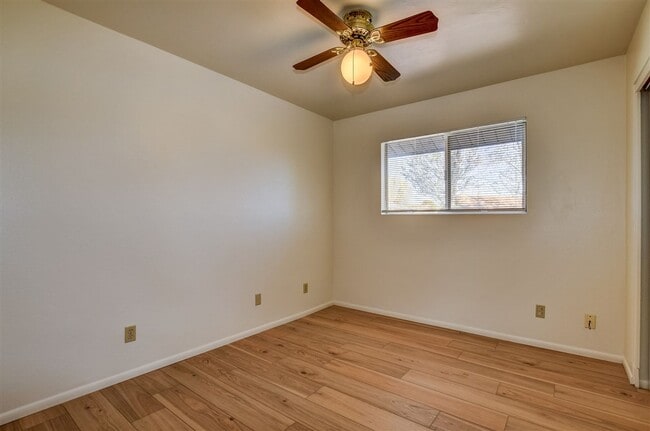 Building Photo - Newly Remodeled 3 Bed, 2 Bath Home with 1 ...