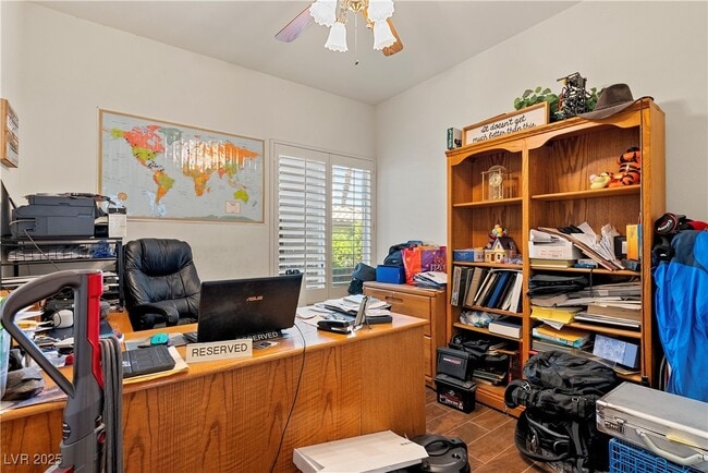 Building Photo - 1870 Desert Forest Way