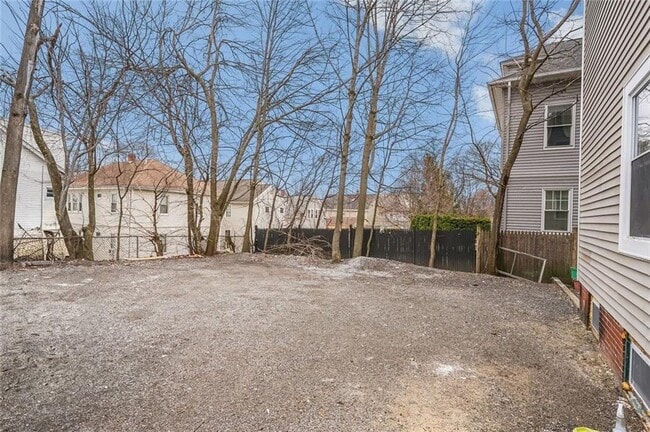 Building Photo - 123 Radcliffe Ave