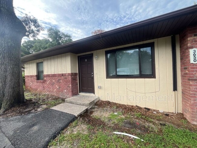 Building Photo - 3650 NE 41 St