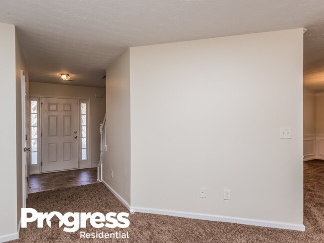 Building Photo - 70 Stony Oak Dr