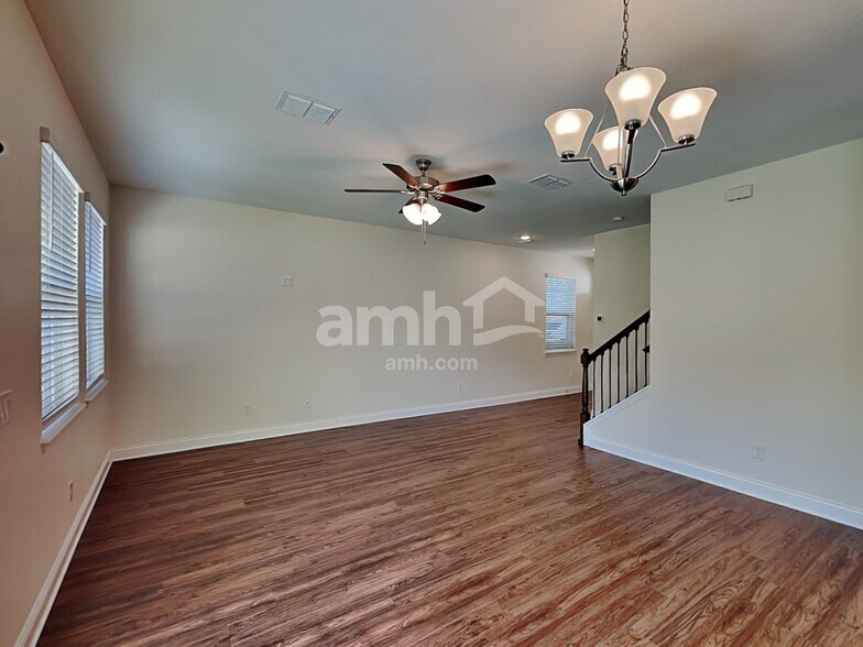 Building Photo - 6058 Little Blf Cir