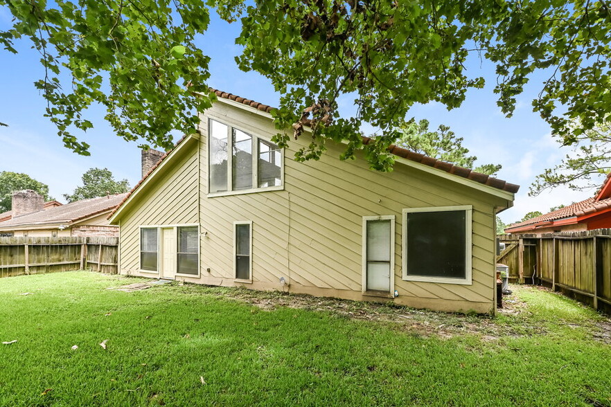 Building Photo - 7659 Athlone Dr