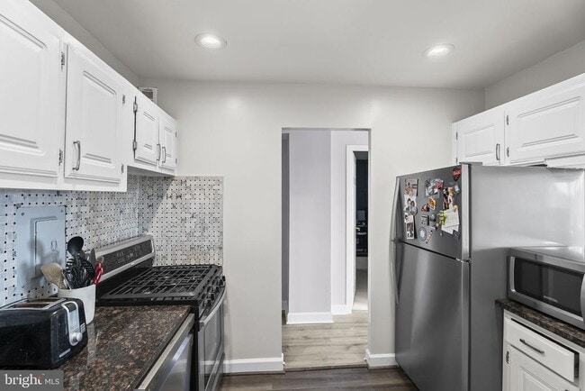 Building Photo - 5340 Holmes Run Pkwy