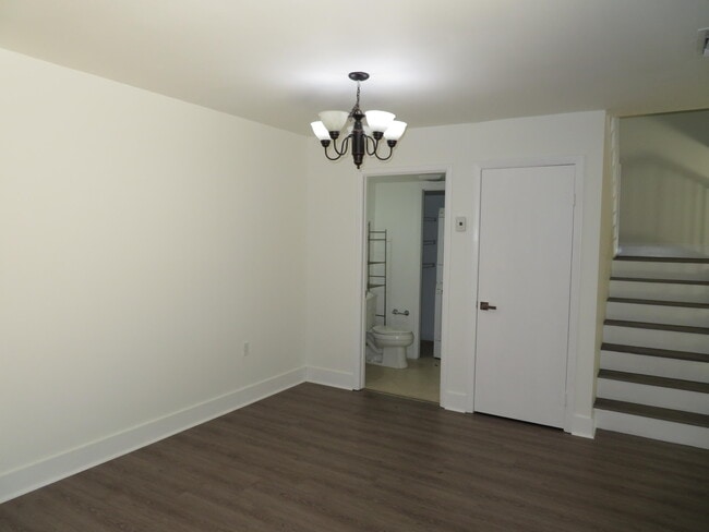 Building Photo - 1700 Embassy Dr