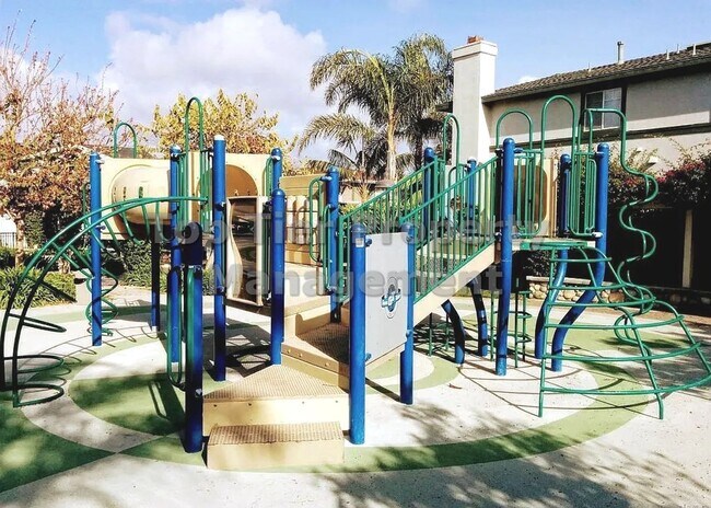 Building Photo - ***Carlsbad Beach House - 3 bed / 2.5 bath...