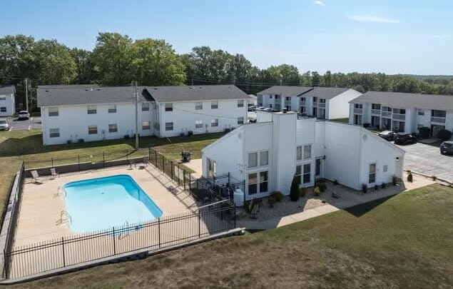Building Photo - 321 Cedarview Ct