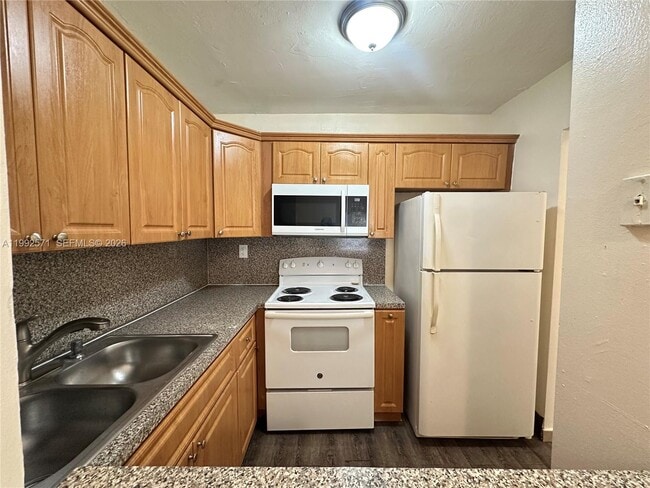 Building Photo - 1008 NW 45th Ave