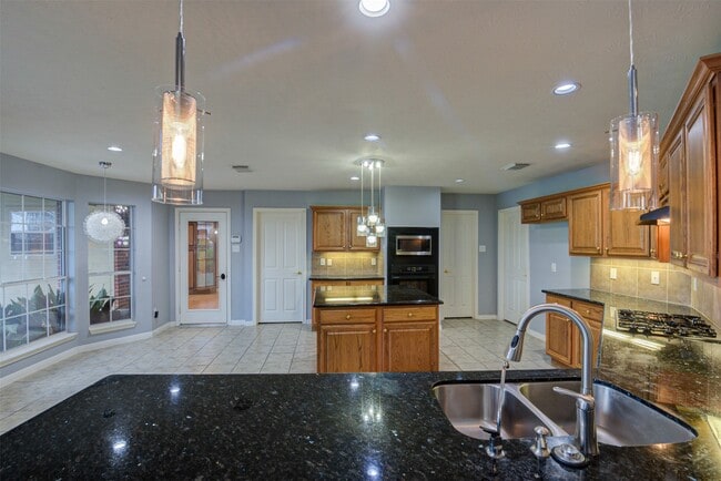 Building Photo - 3403 Kerr Ln