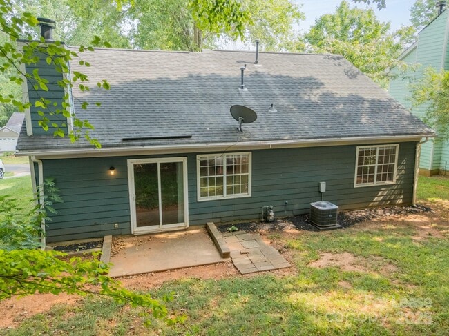 Building Photo - 8027 Sherington Way